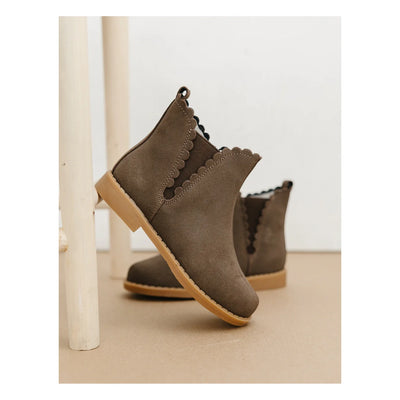 Nicola Scalloped Chelsea Boot Brown