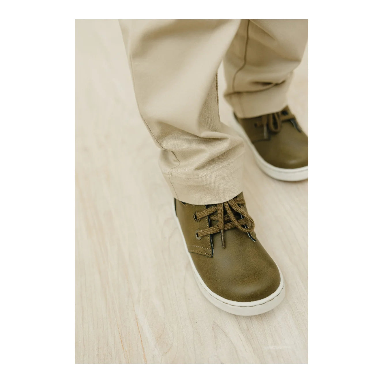 Ian Mid Top Sneaker Olive