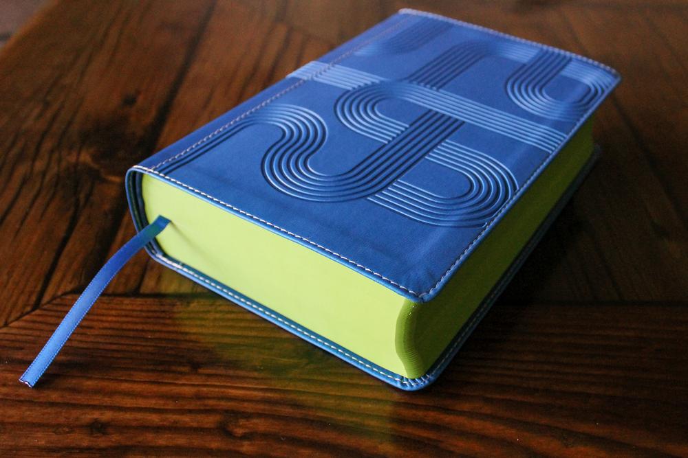 Giant Print Compact Bible for Boys