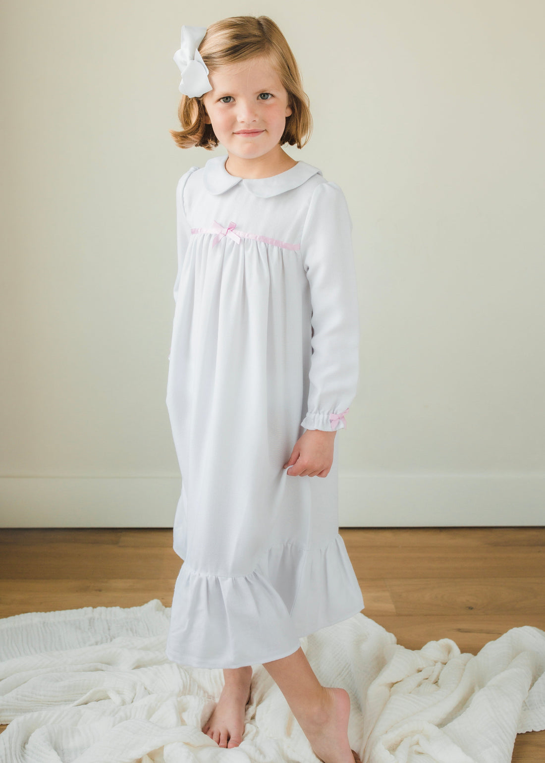 Classic Nightgown White with Light Pink Bow