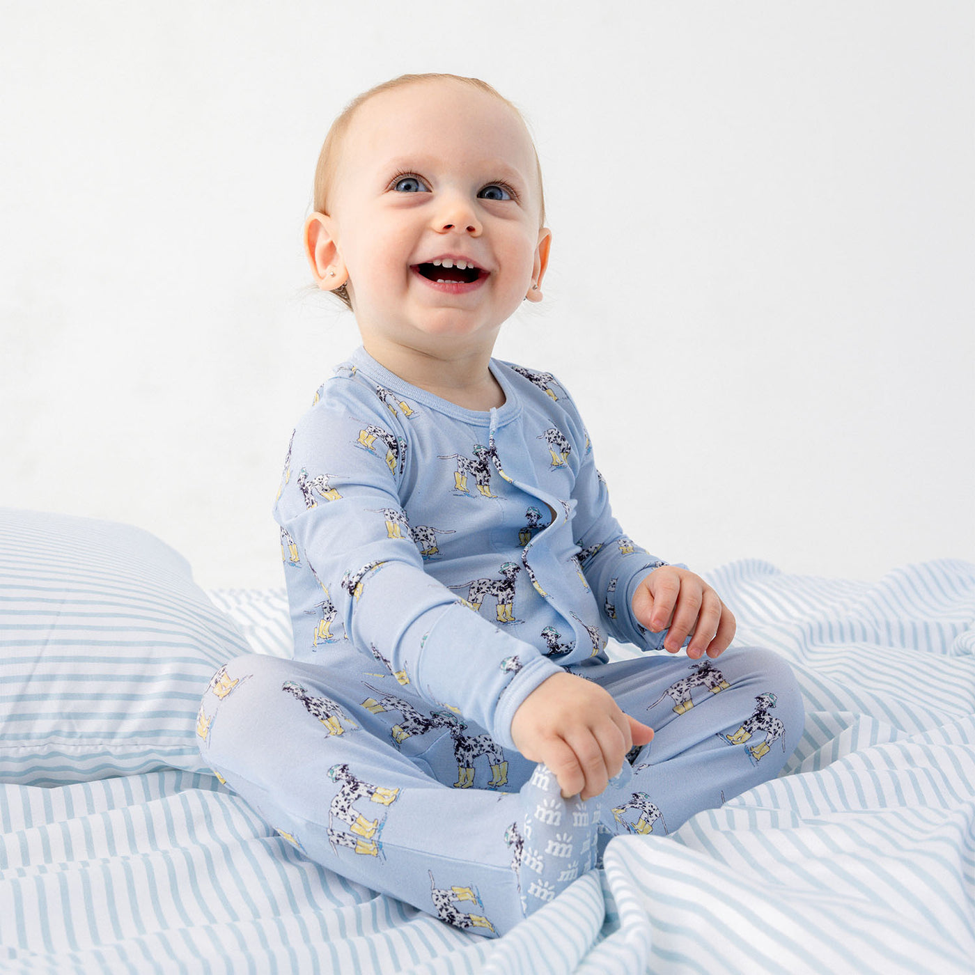 Spots and Splashes Magnetic Modal Footie