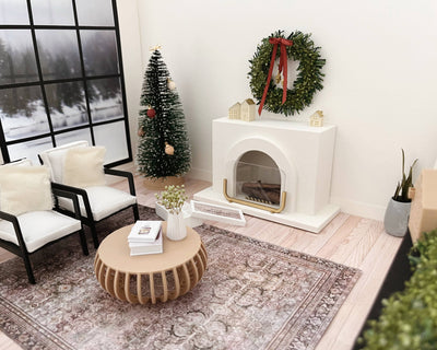 Mini & Bright Holiday Set: Festive Miniature Dollhouse Decor