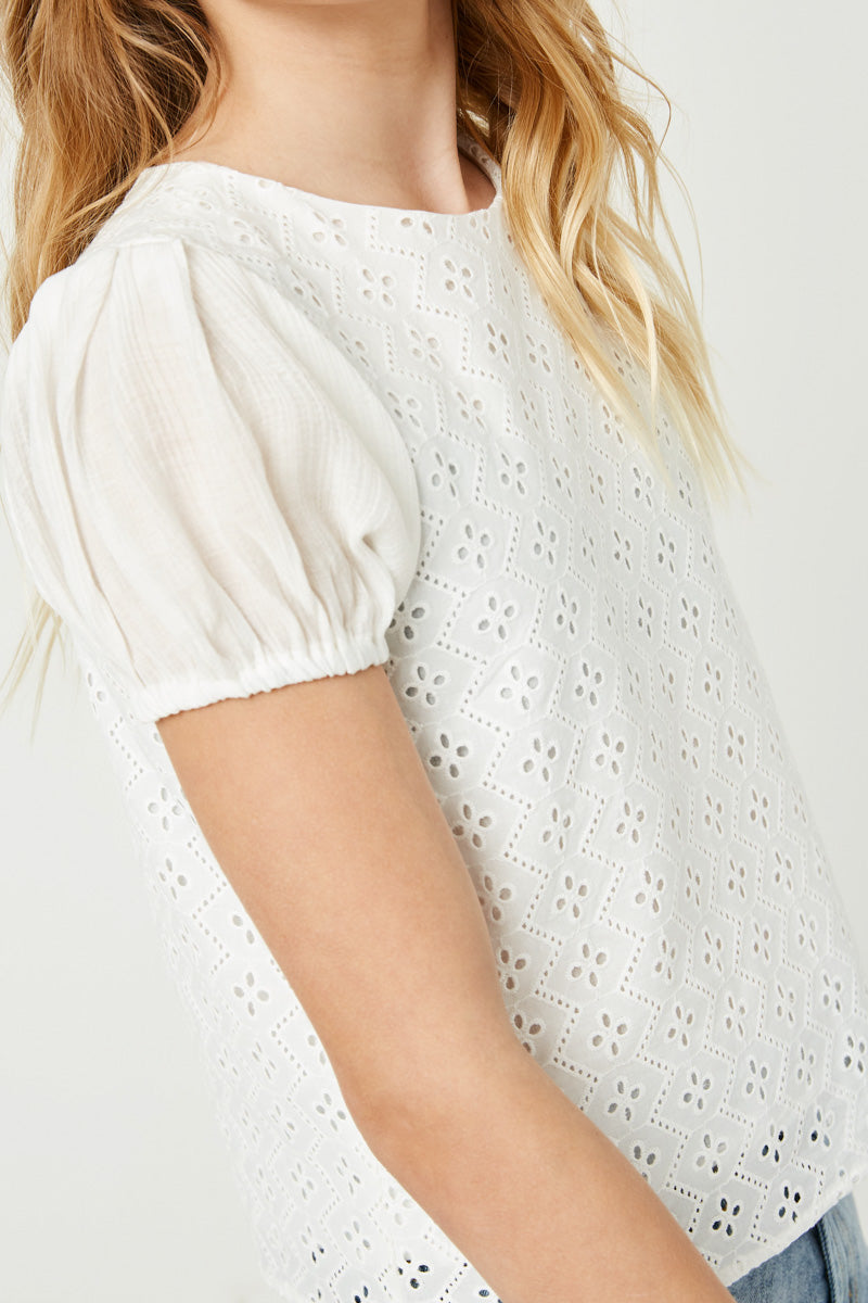 Honeycomb Eyelet Contrast Top -Off White